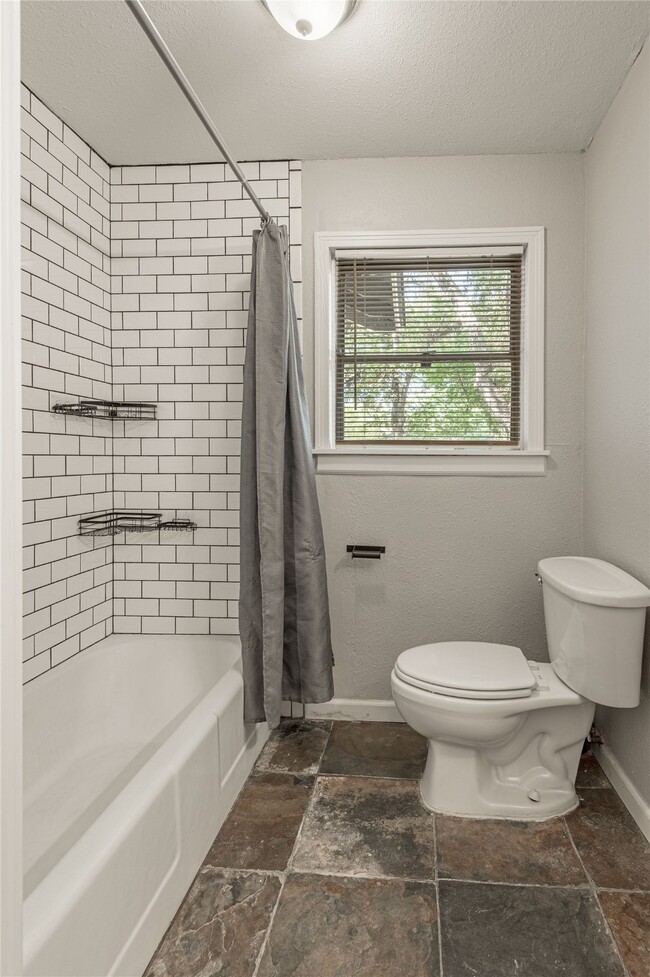 Building Photo - 1528 Ave P