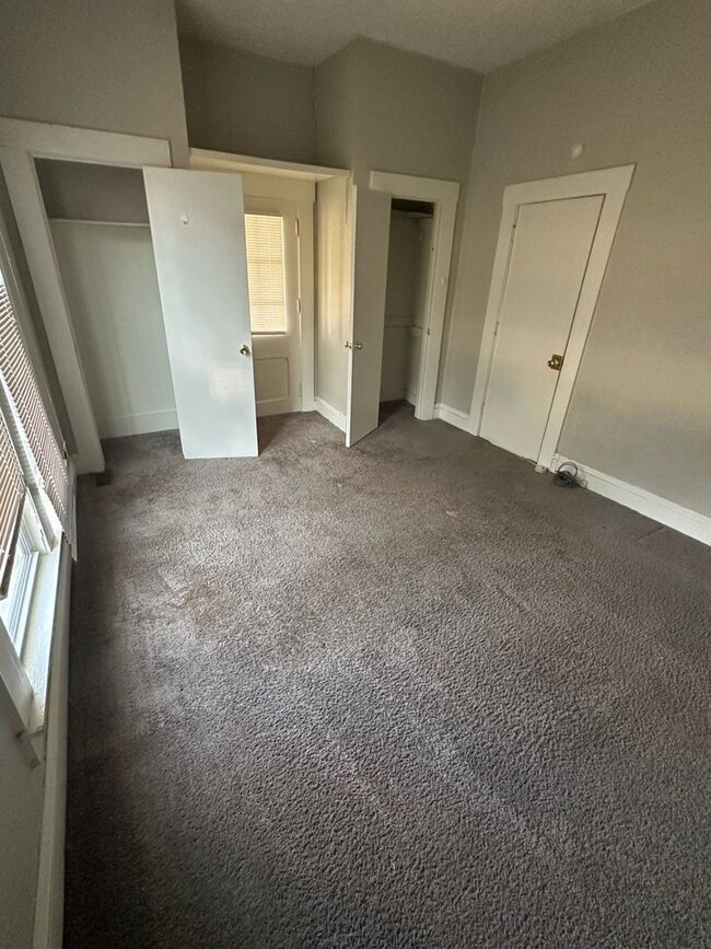 Building Photo - PRELEASING for AUGUST 2026! In-Unit Washer and Dryer