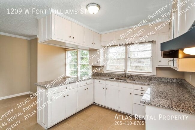 Building Photo - 1209 W Fort Williams St