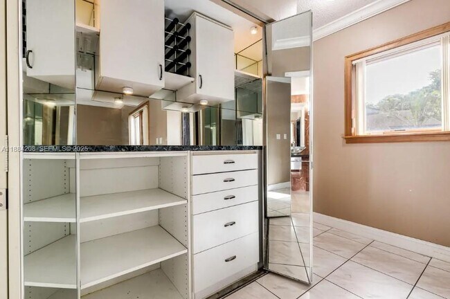 Building Photo - 6691 SW 137th Ct