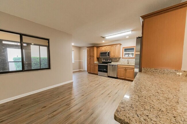 Building Photo - 673 Augusta Rd