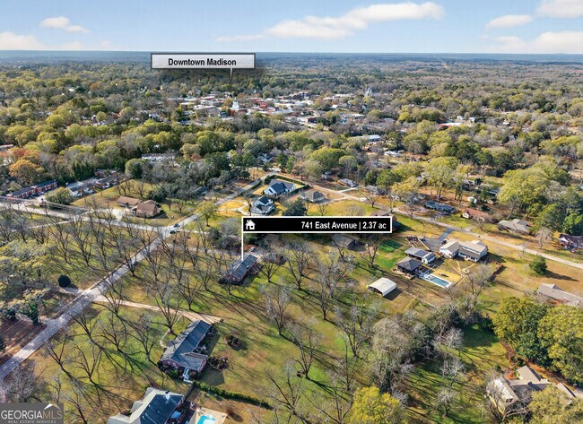 Building Photo - 741 East Ave