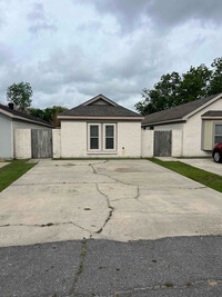 Building Photo - 113 Cane Field St