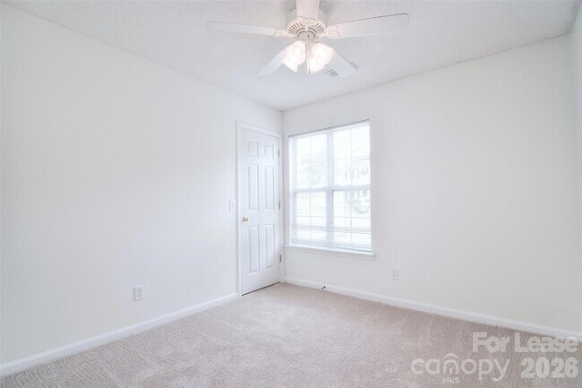 Building Photo - 550 Carlisle Dr