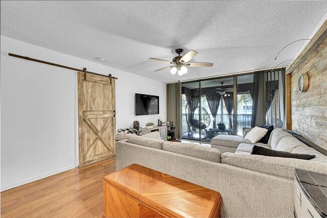 Building Photo - 8592 W Sunrise Blvd
