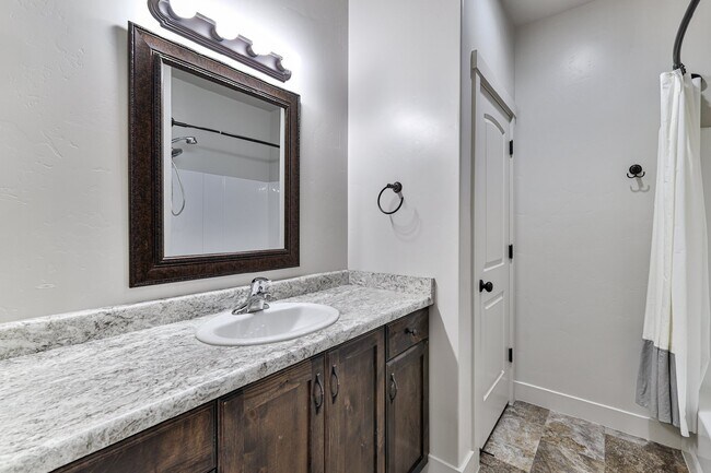 Building Photo - Comfort & Style: Spacious 3-Bed, PLUS LARGE OFFICE, 2-Bath Retreat in DESERT CANYON"