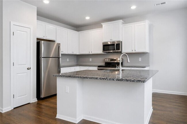 Building Photo - 3370 Highbury Way