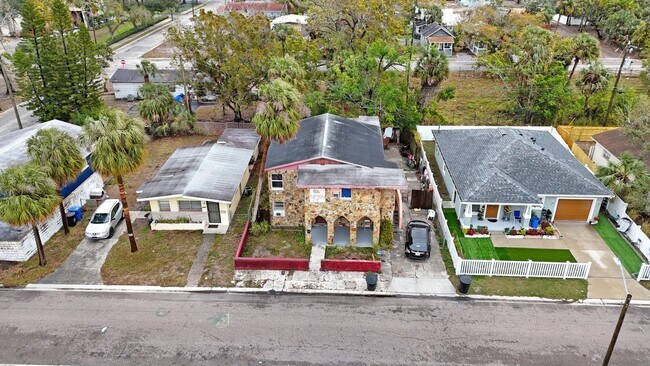 Building Photo - 1116 Upton Ct S