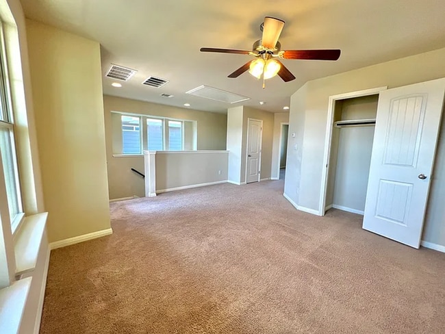 Building Photo - Beautiful 3BR, 2BA Home in Austin – Balcony & Modern Kitchen Appliances!