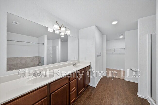 Building Photo - 7139 Quarter Moon