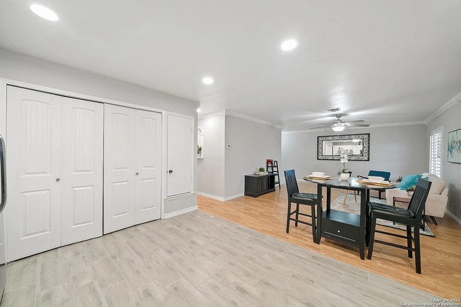 Building Photo - 6519 Spring Manor St