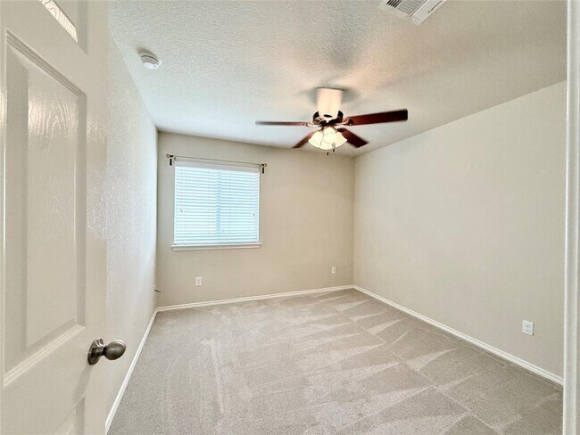 Building Photo - 314 Comal Run