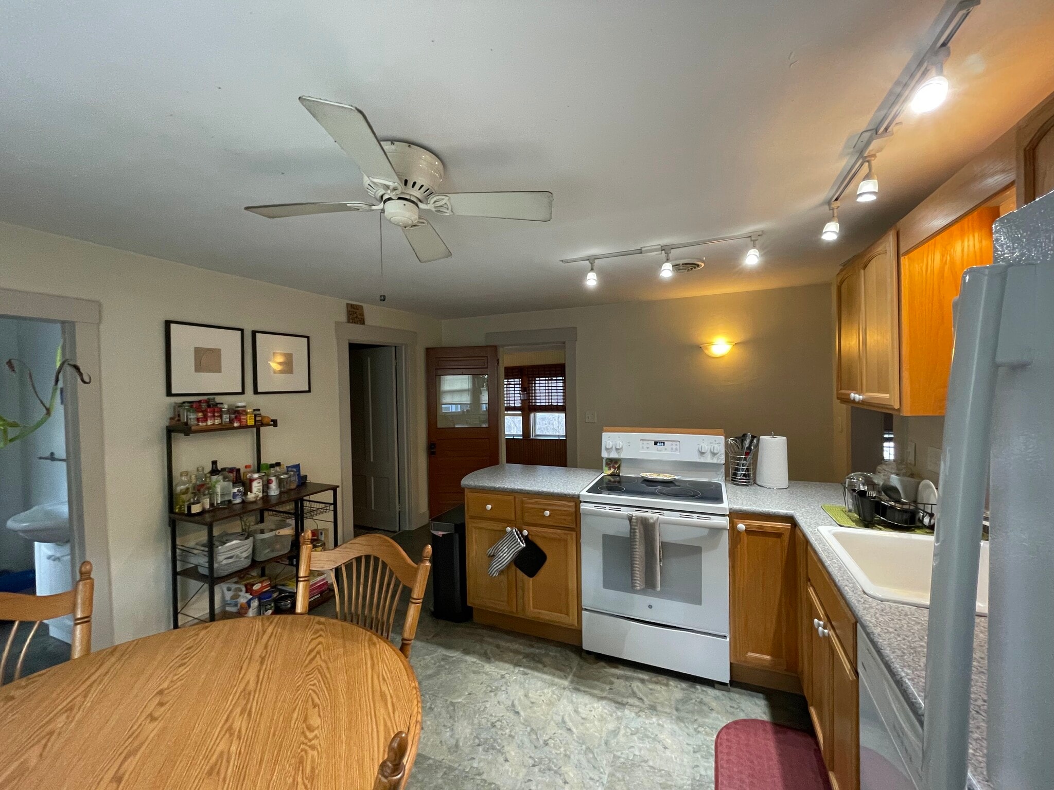 Building Photo - 17 Summer St