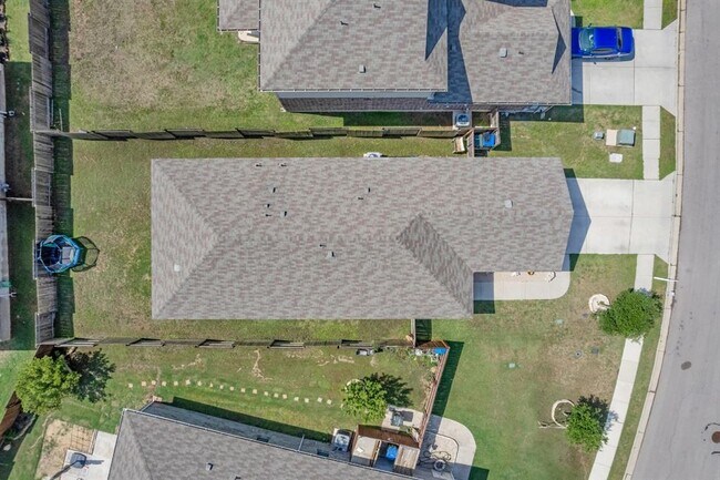 Building Photo - 141 Tucana St