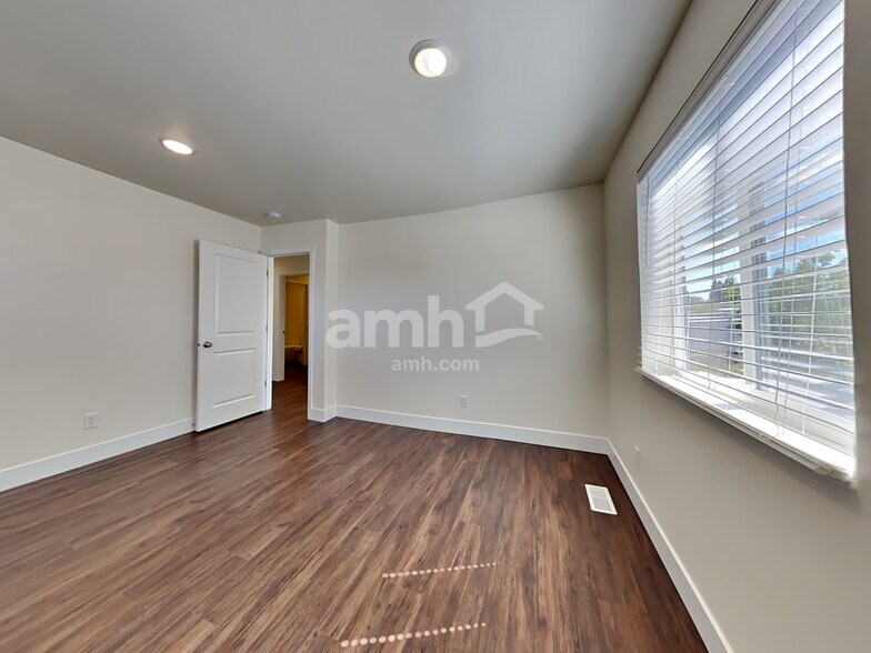 Building Photo - 17629 26th Ave Ct E