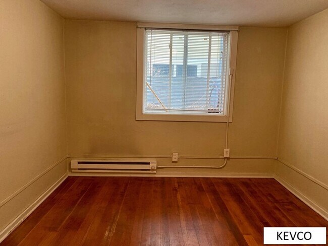 Building Photo - 601 Smith St