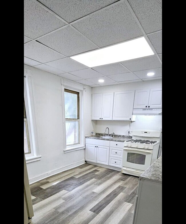 Building Photo - 531 Stuyvesant Ave