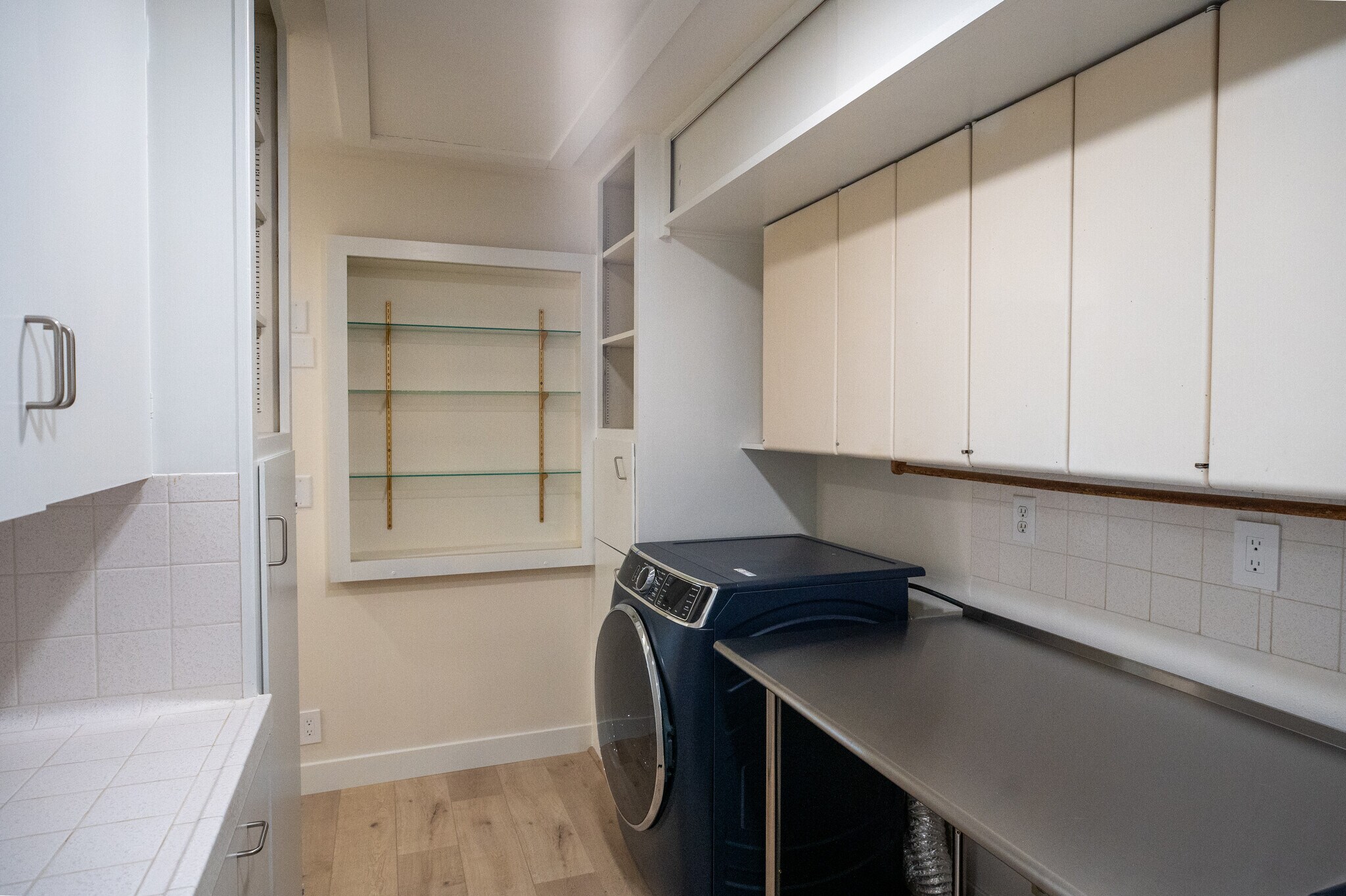 Building Photo - 384 Crazy Horse Canyon Rd