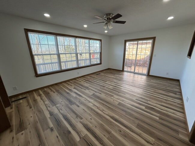 Building Photo - 902 S 17th St