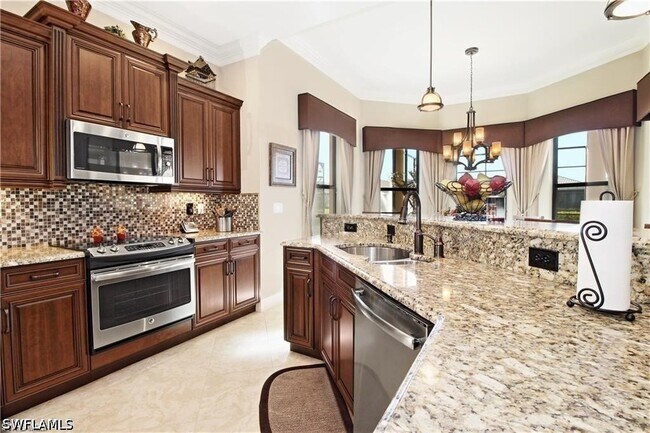 Building Photo - 7352 Lantana Way