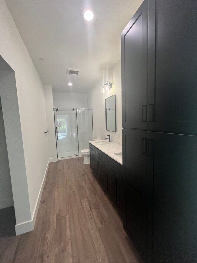 Building Photo - Newly built homes with City of Redding solar!