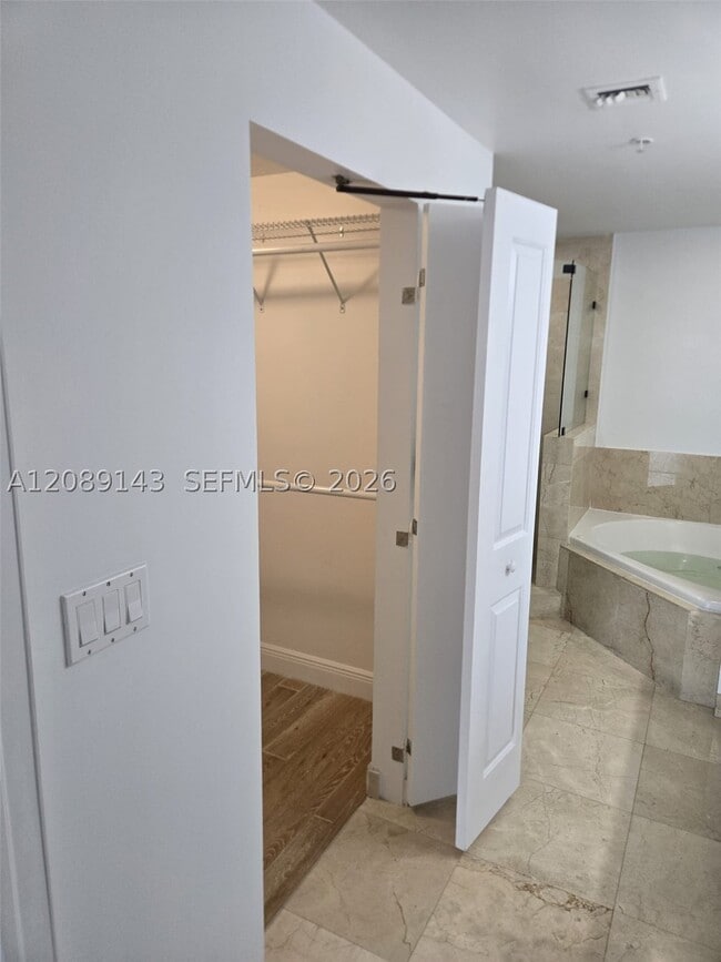 Building Photo - 7900 Harbor Island Dr