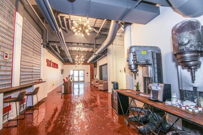 Building Photo - 1108 E 30th St