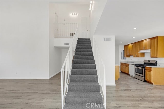 Building Photo - 1132 Elm Ave