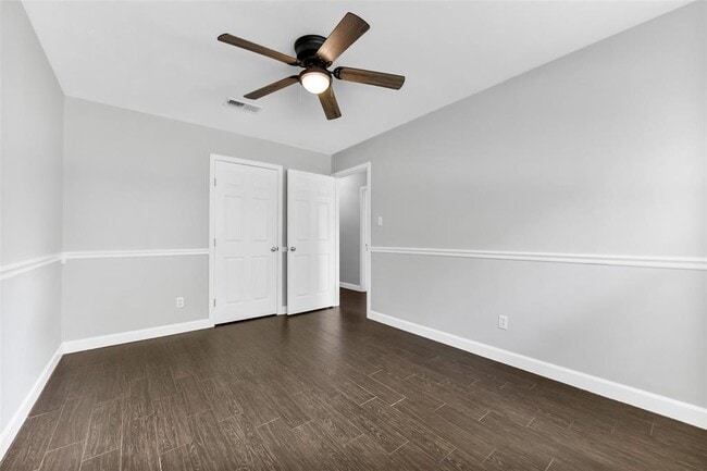 Building Photo - 206 Ron Cir