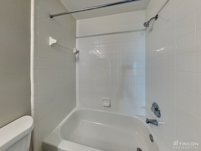 Building Photo - 15342 Margaux Dr