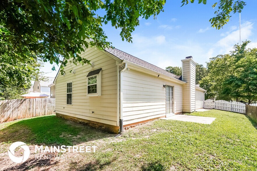 Building Photo - 3816 Northlake Dr