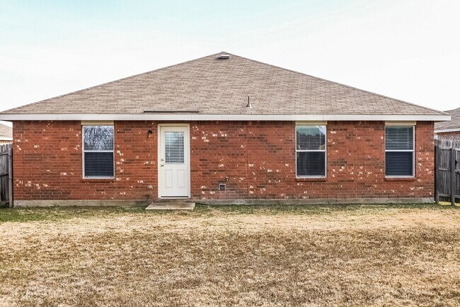 Building Photo - 1815 Northridge Dr