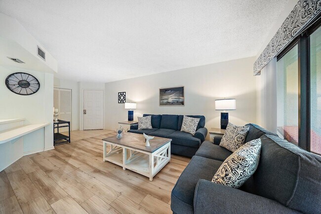 Building Photo - 1605 S US Hwy 1