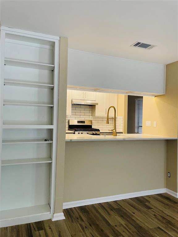 Building Photo - 8322 Greenslope Dr