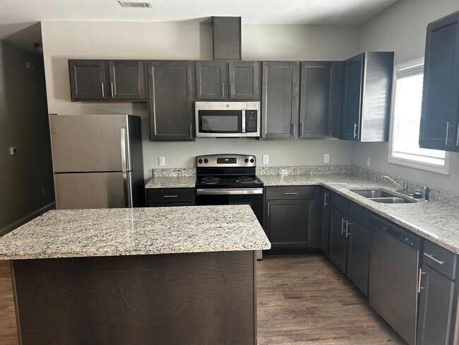 Building Photo - Beautiful duplex in Valdosta, Ga!