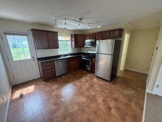 Building Photo - 14 Merrimac Way