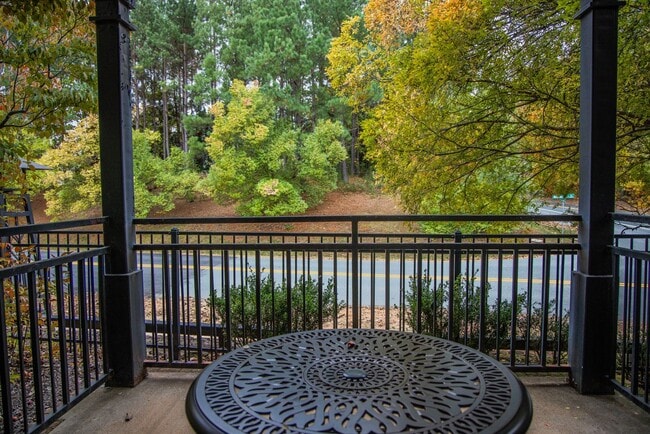 Building Photo - 2 Bedroom/ 2 bath - entry level END UNIT with side balcony- Fully Furnished and only a $500 depos...