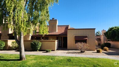 Building Photo - 2 Bedroom Condo Unit in the Amber Hills Co...