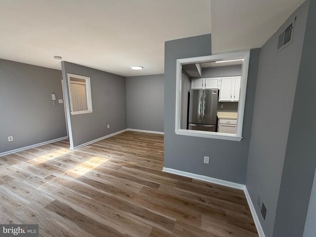 Building Photo - 132 Leedom Way