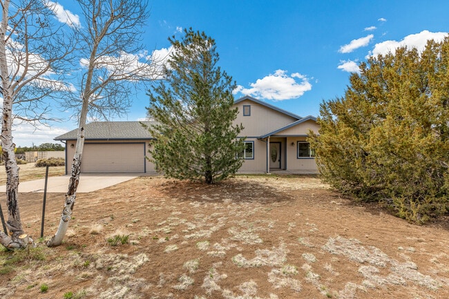 Building Photo - 8650 La Mancha Ln