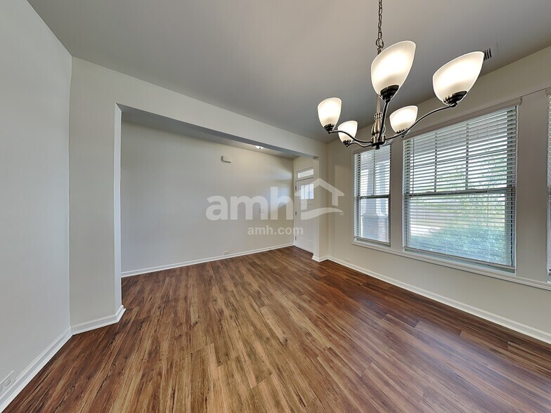 Building Photo - 810 Genesis Wy