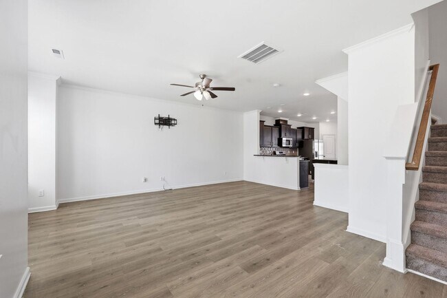Building Photo - Modern 4BR Townhome with Washer/Dryer & Pet-Friendly Living in Morrisville!