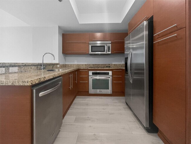 Building Photo - 2681 N Flamingo Rd