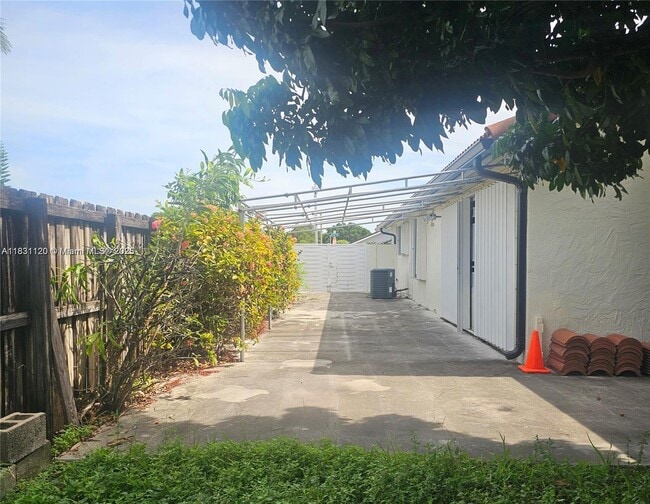 Building Photo - 14203 SW 54th St