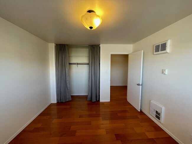 Building Photo - 2960 Mission St