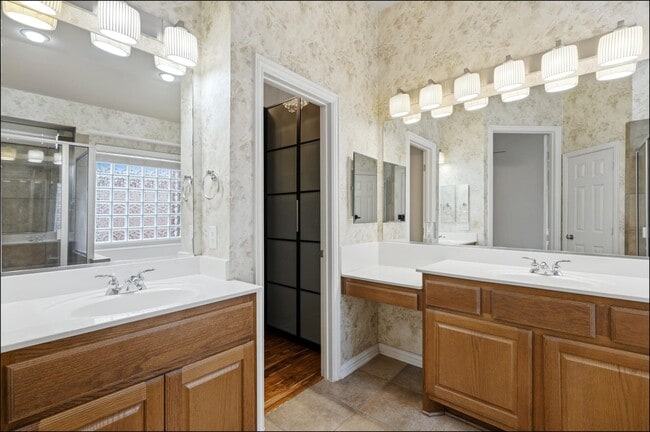 Building Photo - 14775 Holly Leaf Dr