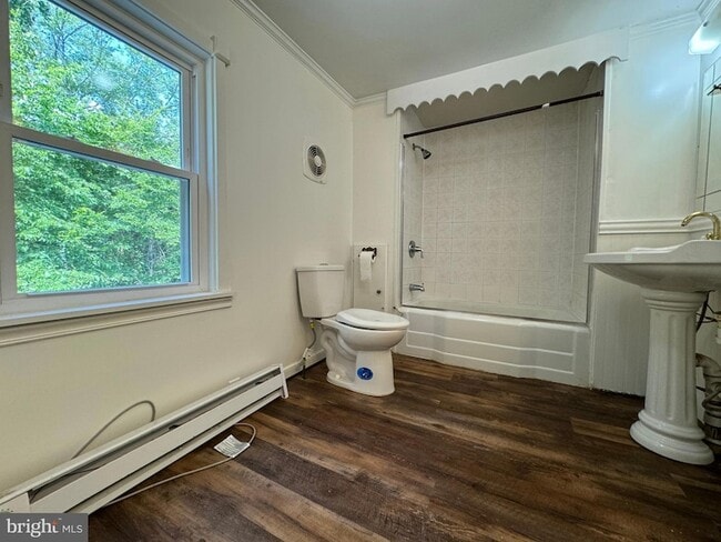 Building Photo - 1005 Manning Dr