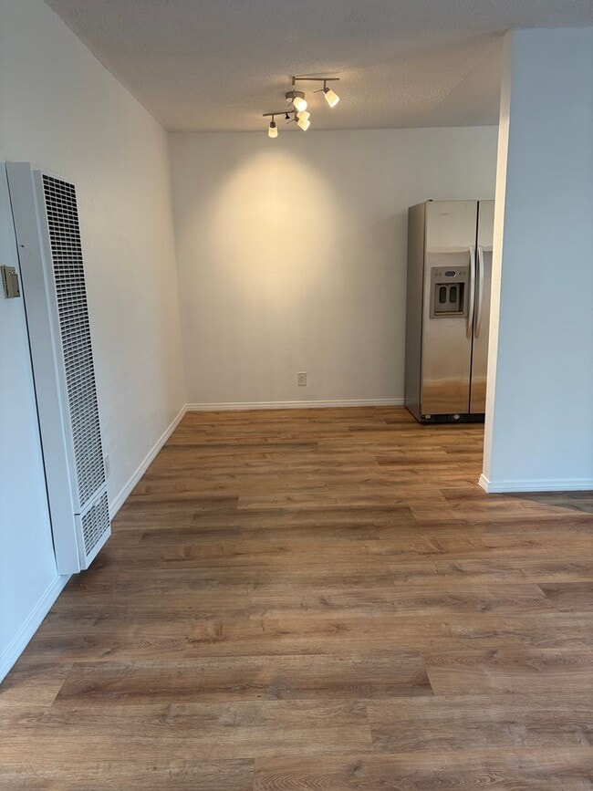 Building Photo - 534 Santa Clara Ave