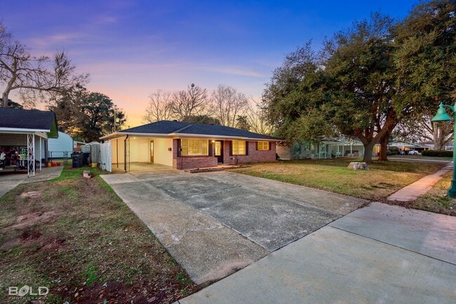 Building Photo - 1706 Shady Grove Dr