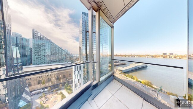 Building Photo - 400 W 61st St